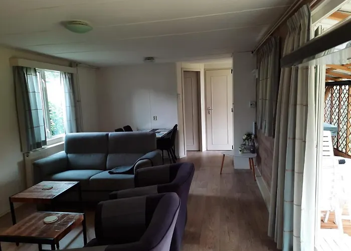 Lobke 福尔特赫伊曾